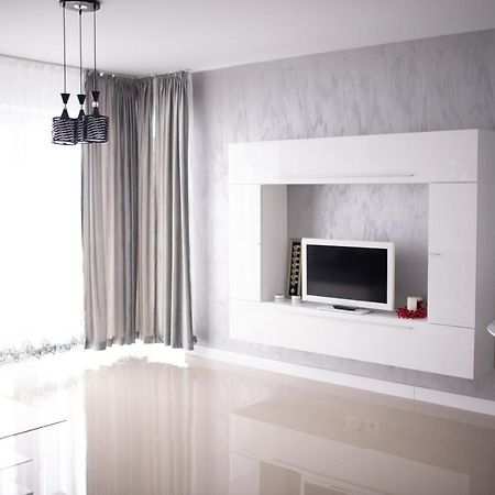 Apartament Denissia Орадя Экстерьер фото