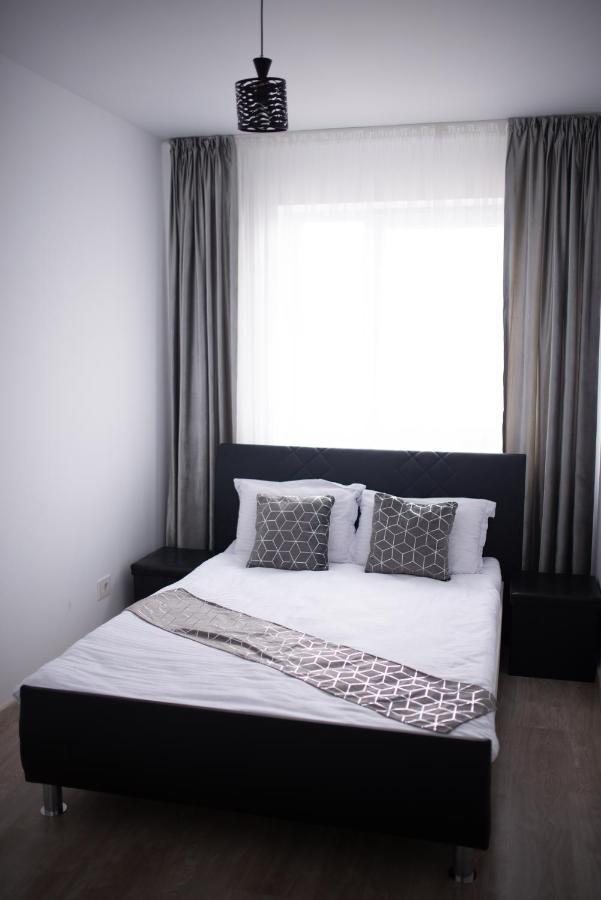 Apartament Denissia Орадя Экстерьер фото