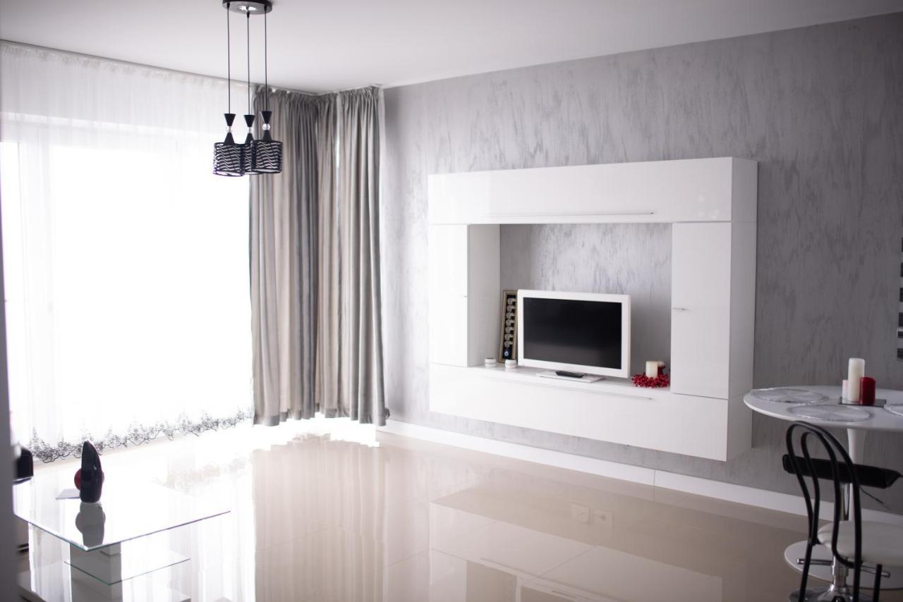 Apartament Denissia Орадя Экстерьер фото