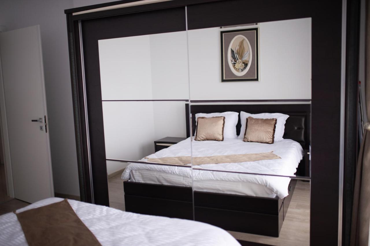 Apartament Denissia Орадя Экстерьер фото